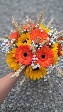 trouwboeketmetzonnebloemen.jpg